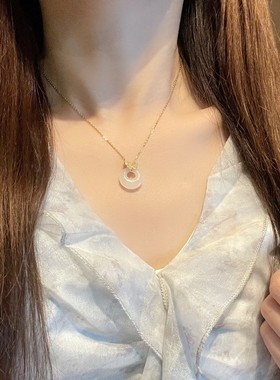 和田玉平安扣项链女生999纯银轻奢小众玉石蝴蝶锁骨链情人节礼物