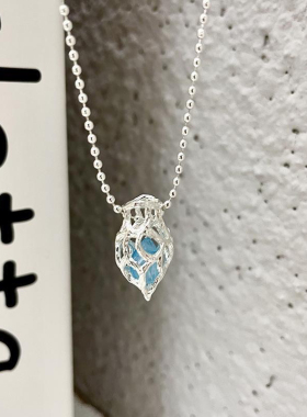 心脏蓝冰吊坠海蓝宝碎石项链女百搭配小众气质蓝色水晶吊坠锁骨链