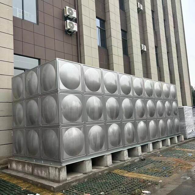 Door-installed stainless steel fire water tank assembly domestic water tank 304 stainless steel water tank 50 cubic water storage tank