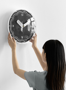 免打孔家a用客厅创意泡泡挂钟2023新款墙面装饰品时钟桌面摆件钟