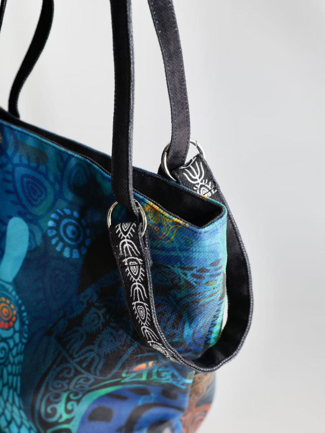 山西博物院镇馆之宝晋侯鸟尊文物搭配水桶包日常穿搭百搭款