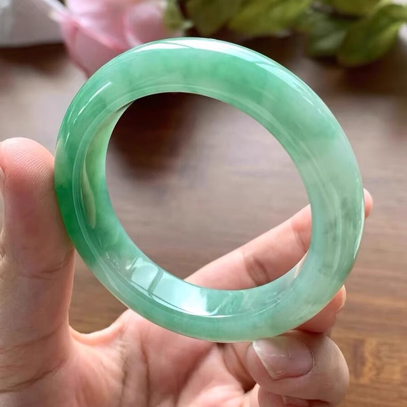 慕公子“桃花玉面” 翡翠玉手镯女款甜绿油青冰种玉石绿飘花镯子