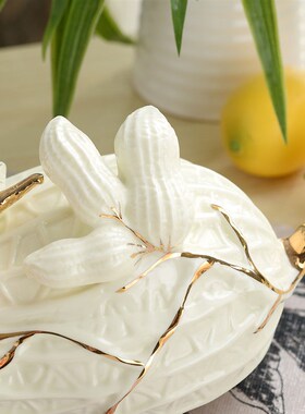 早生贵子陶瓷花生摆件家里工艺品摆设结婚礼物玄关酒柜电视柜创意