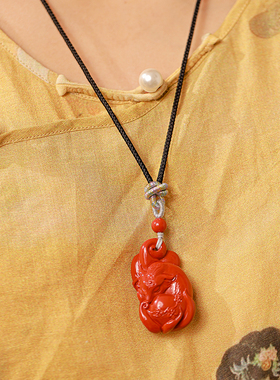 天然原矿高含量朱砂红绳九尾狐吊坠小狐狸手工编绳项链女款本命年