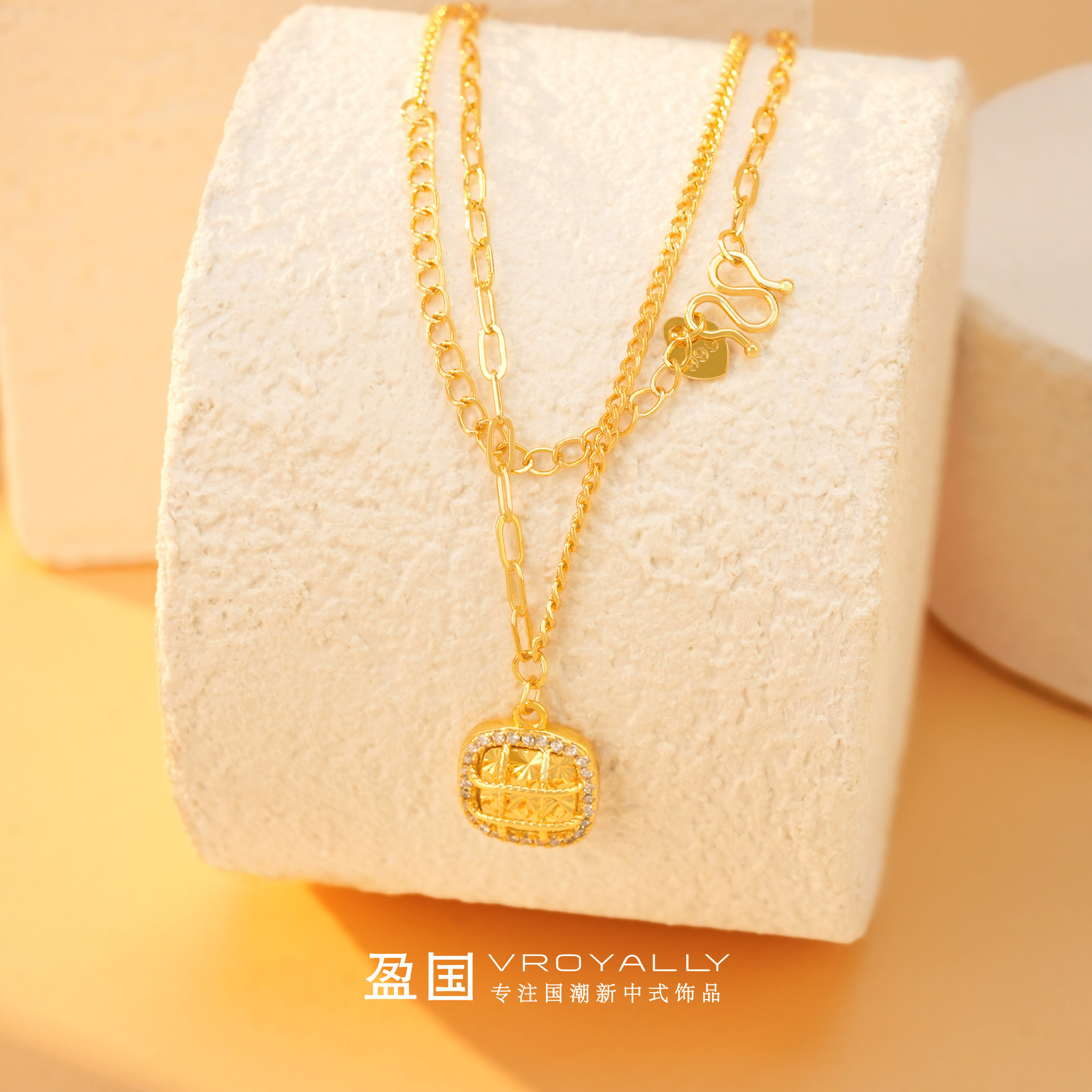 盈国方糖项链新中式简约气质轻奢感金色精致方形吊坠锁骨链项坠,淘宝优惠券,粉丝福利购,淘宝优惠卷