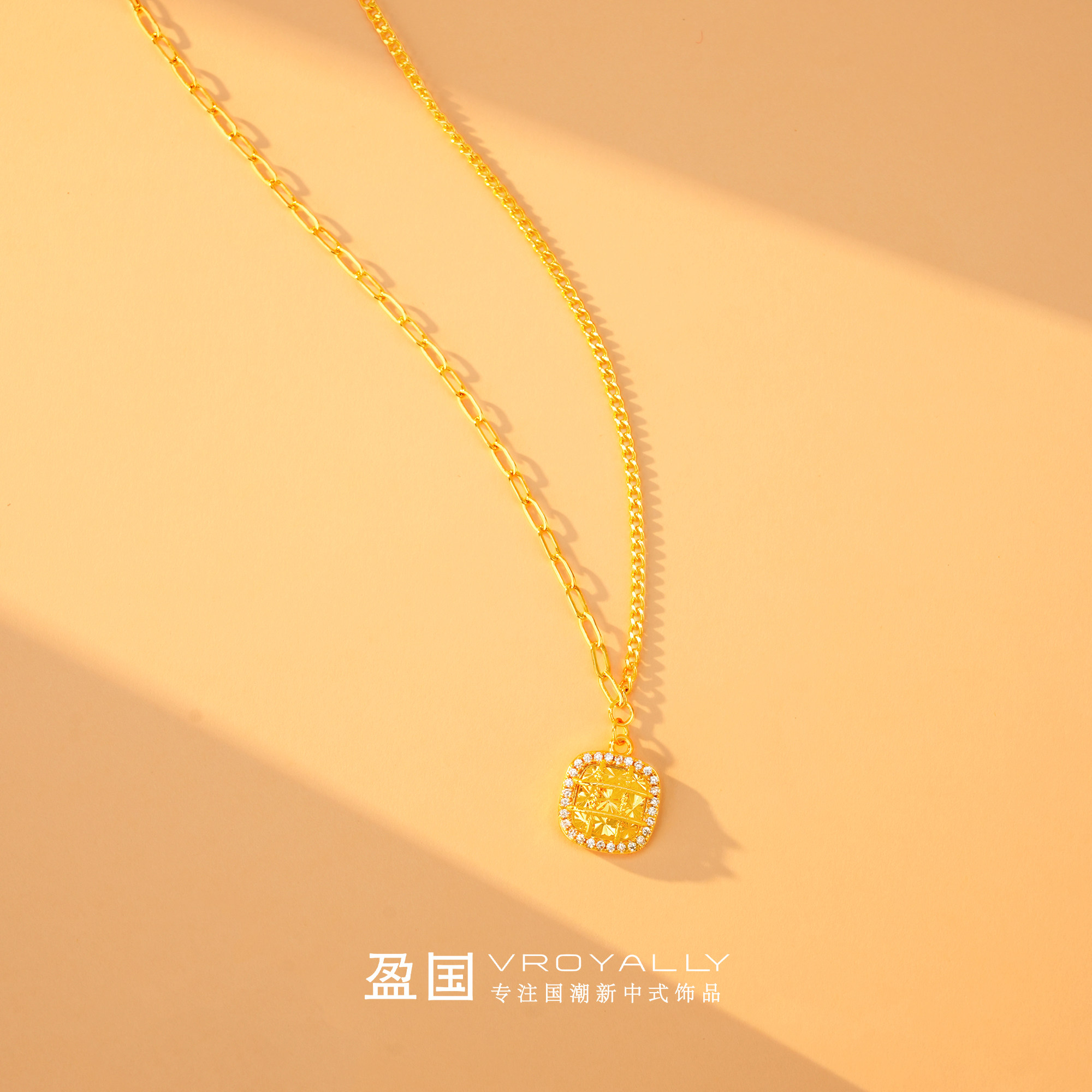 盈国方糖项链新中式简约气质轻奢感金色精致方形吊坠锁骨链项坠,淘宝优惠券,粉丝福利购,淘宝优惠卷