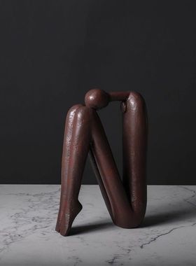 现代简约北欧几何极简抽象人像摆件样板房样品屋展示中心书房客厅