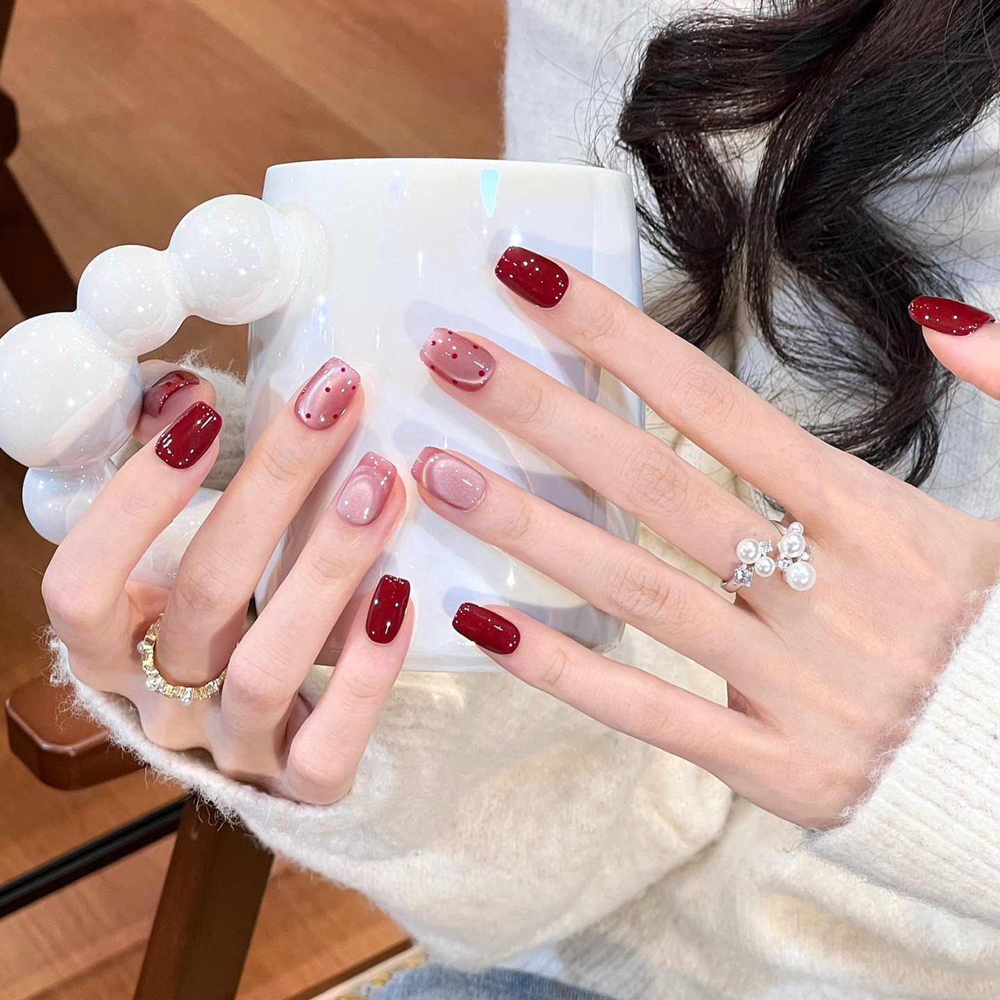 植兔新年招财醒狮穿戴甲短款爆闪喜庆红色美甲猫眼显白氛围感贴片,淘宝优惠券,粉丝福利购,淘宝优惠卷