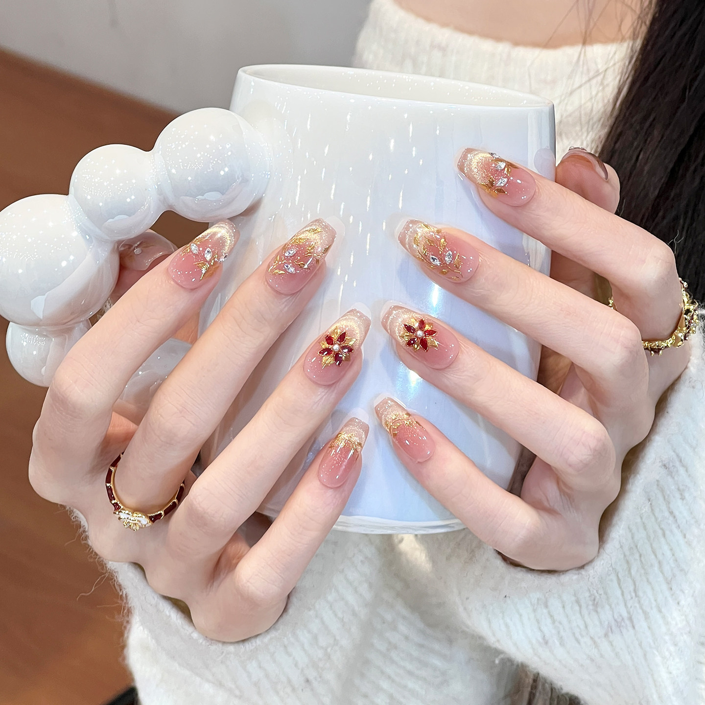 植兔金枝玉叶穿戴甲裸色立体花朵猫眼美甲秋冬高级感拍婚纱指甲片,淘宝优惠券,粉丝福利购,淘宝优惠卷
