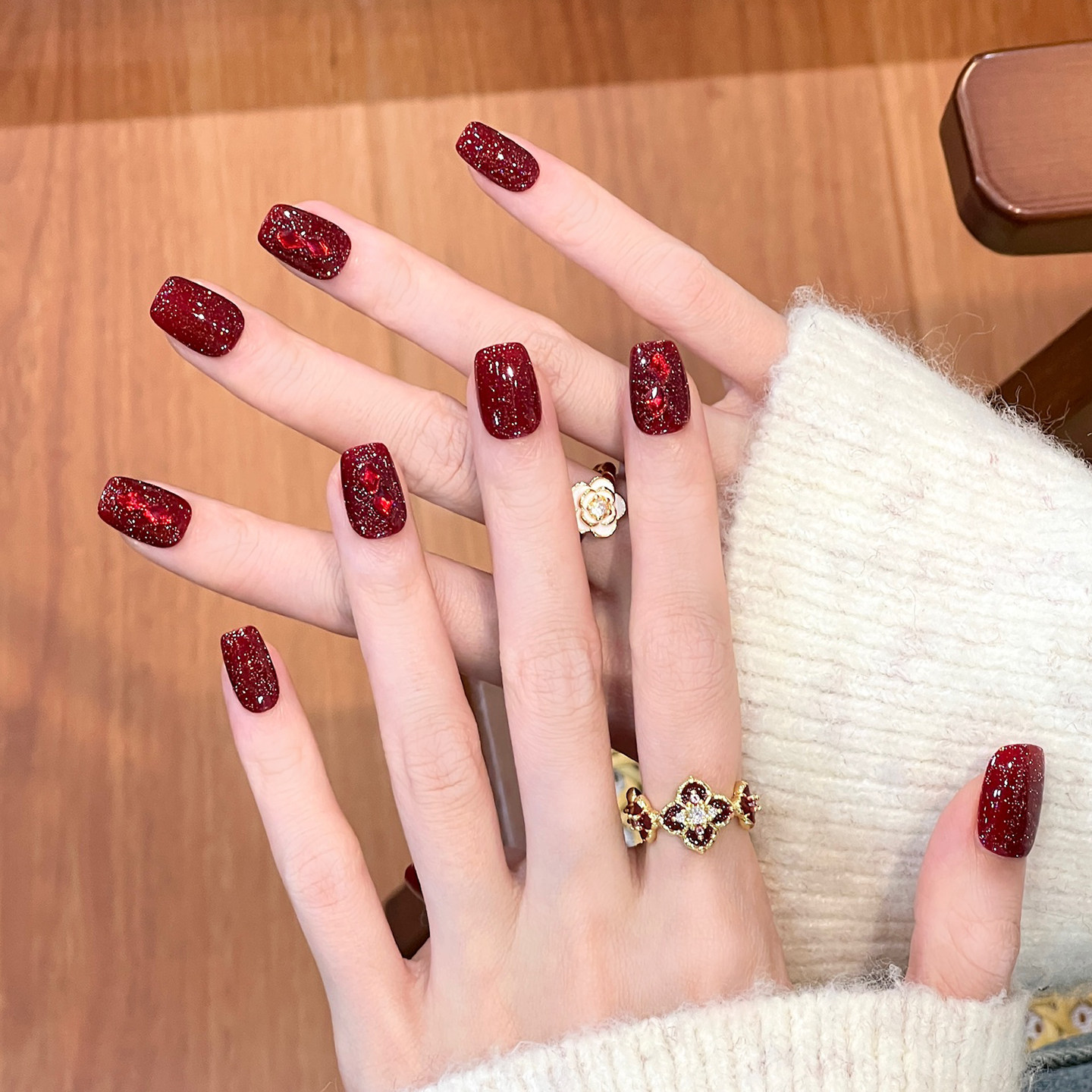 植兔高品质手工穿戴甲短款酒红色美甲2026新年显白纯色高级感甲片,淘宝优惠券,粉丝福利购,淘宝优惠卷