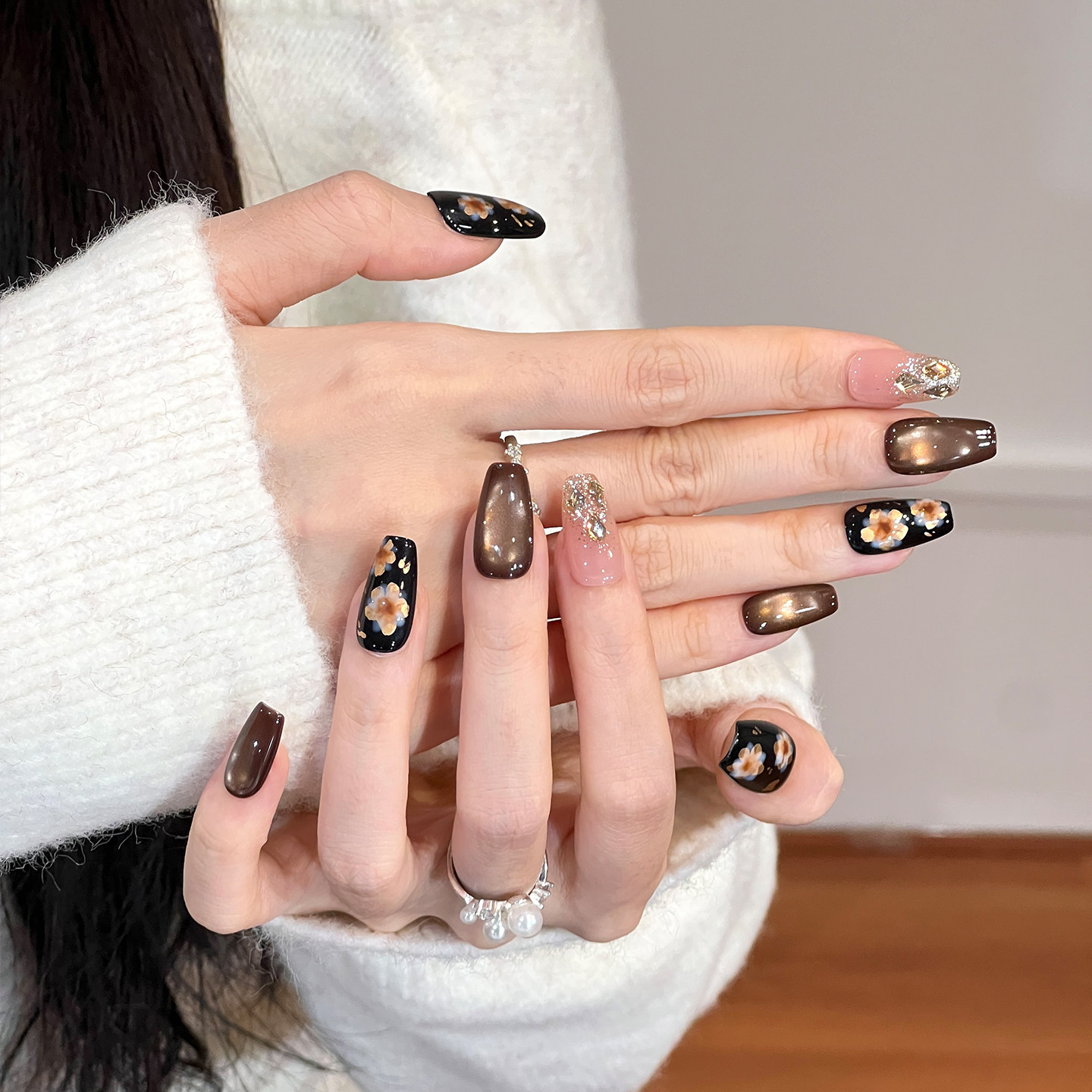 植兔富贵金花穿戴甲短款高级感焦糖黑棕咖色猫眼纯欲轻奢美甲贴片,淘宝优惠券,粉丝福利购,淘宝优惠卷