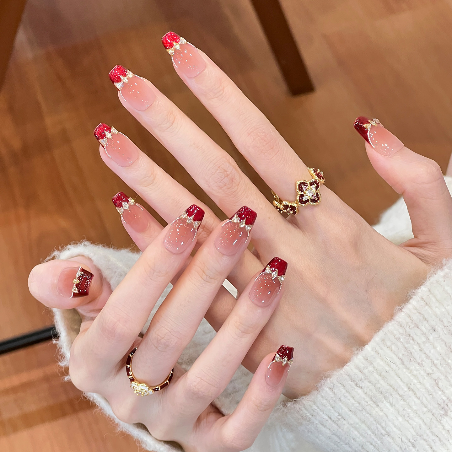 植兔纯手工穿戴甲短款高级感新年款红色猫眼显白美甲纯色成品贴片,淘宝优惠券,粉丝福利购,淘宝优惠卷