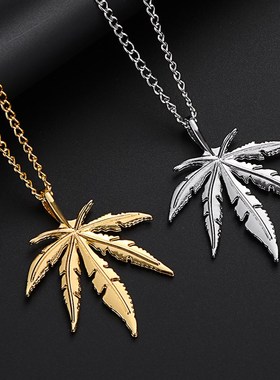 1Pcs Fashion Maple Leaf Necklace Titanium Steel Leaf Pendant