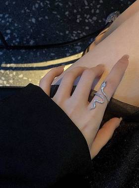 Vintage Punk Snake Shape Ring for Men Women Korean Elegant O