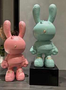 新品网红潮牌彷皮革兔子落地大摆件客厅电视柜玄关乔迁送礼装饰品