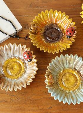 欧洲家居配件向日葵甲虫陶瓷烟灰缸装饰英国小吃盘瓜子碟皂架