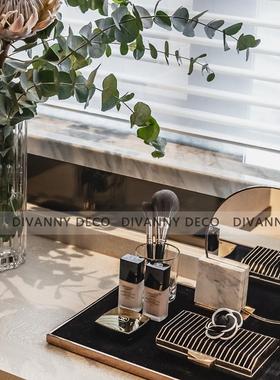 样板房主卧梳妆台饰品组合衣帽间饰品摆件套装化妆刷护肤品道具