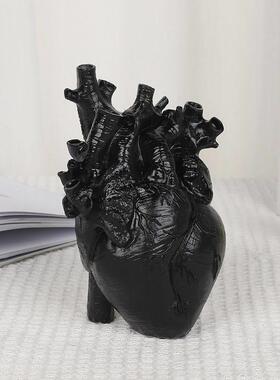 跨境热卖黑白心脏花瓶创意心脏造型家居桌面装饰树脂工艺品