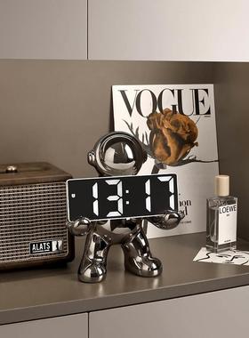 贝汉美创意宇航员闹钟玄关摆件简约现代家居客厅时钟床头柜装饰品