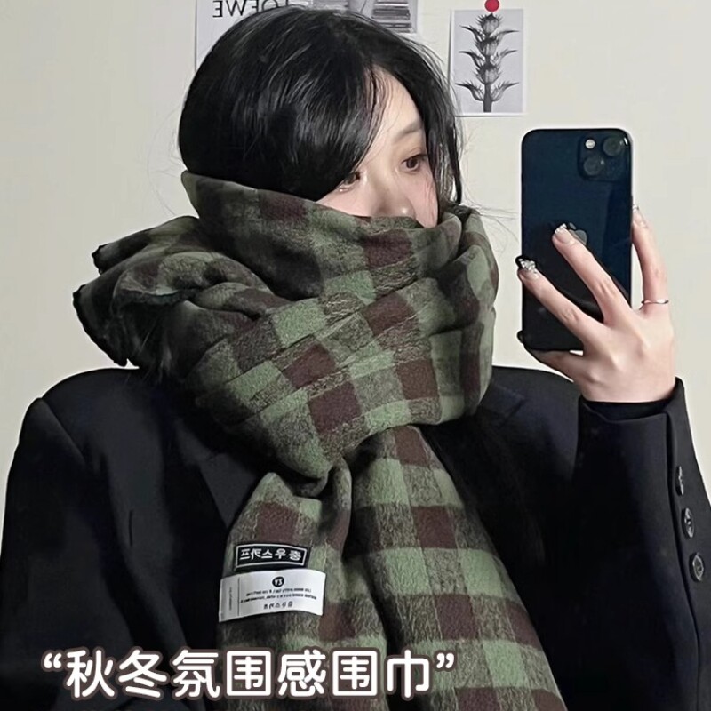 绿色韩系氛围感围巾女冬季防寒保暖格子2025新款学生百搭加厚围脖