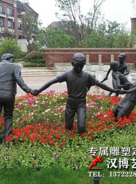 玻璃钢童趣主题雕塑玩沙子小孩雕塑大型户外景观雕塑铸铜景观雕塑