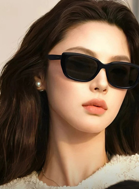新款墨镜女韩版小框防紫外线网红街拍穿搭高级感太阳眼镜