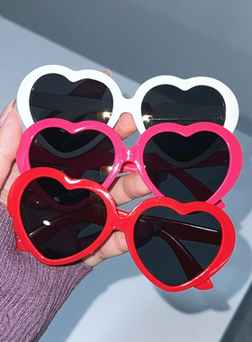 儿童爱心款时尚潮男孩女童可爱欧美多彩墨镜桃心网红太阳眼镜