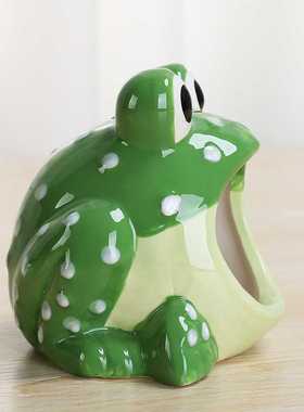 新款直销可爱卡通小动物陶瓷摆件仓鼠降温宠物窝小窝睡房小青蛙小