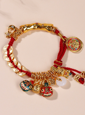 黄金色锤纹沙金弯管黄财神五帝钱盘缠吞金兽一家三口藏式手链手串