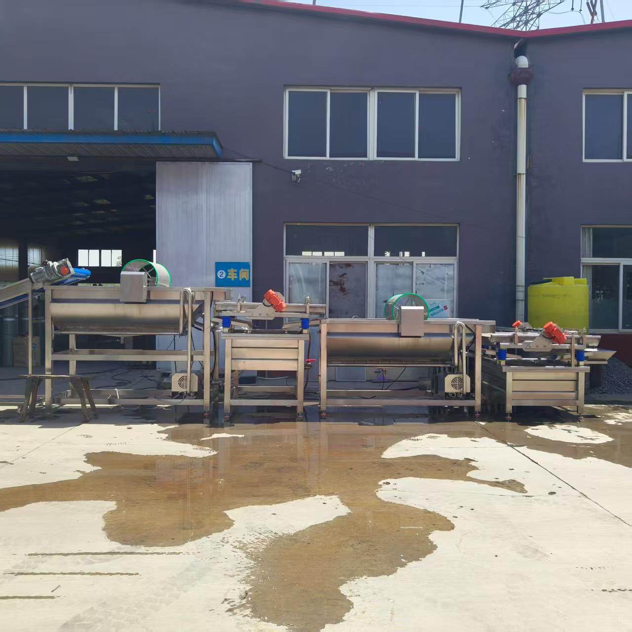 Large-scale clean vegetable processing line in central kitchen, eddy current cleaning machine for root vegetables, prepared leafy vegetables