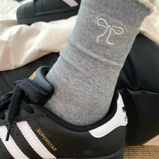 白色花边蝴蝶结袜子女春秋纯色中筒袜韩系提花款显瘦堆堆袜MM