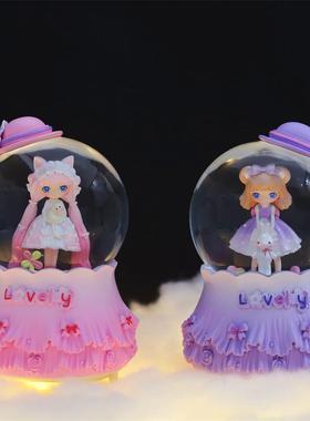直销新款卡通洛丽塔帽子女孩水晶球音乐盒七彩灯光旋转飘雪装饰品