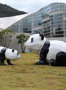 户外卡通几何大熊猫玻璃钢彷真雕塑庭院草坪动物园林打卡拍照摆件