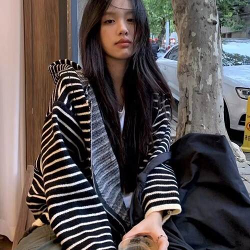 100%山羊绒开衫女2026秋冬新款加厚宽松条纹连帽拉链针织毛衣外套 - 图2