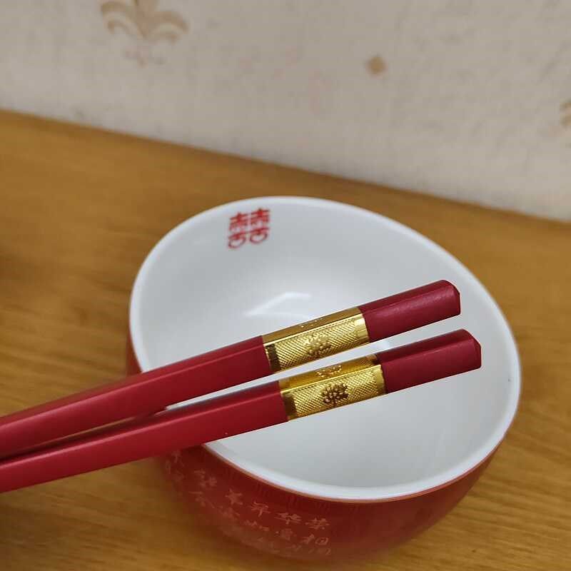 红碗喜碗结婚对碗婚庆用品新郎新娘陪嫁结婚红碗陶瓷碗筷汤勺囍碗,淘宝优惠券,粉丝福利购,淘宝优惠卷