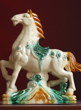 陶瓷马摆件唐三彩赤兔马家居礼品客厅电视柜玄关装饰工艺品摆设