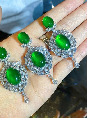 新款气质高冰绿玉髓锁骨链重工满钻锆石镶嵌祖母绿双蛋吊坠项链女