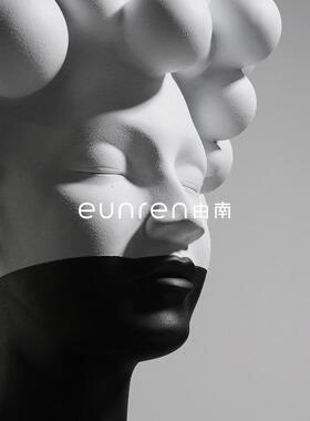 简现代树脂装抽象人物创造型雕塑家居样板房间客厅软桌TUS面意摆