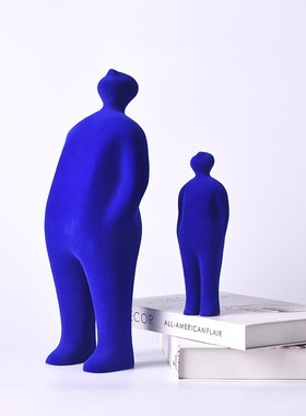 现代轻奢简约植绒树n脂蓝色绿色人物摆件样板房客厅电视柜雕塑装