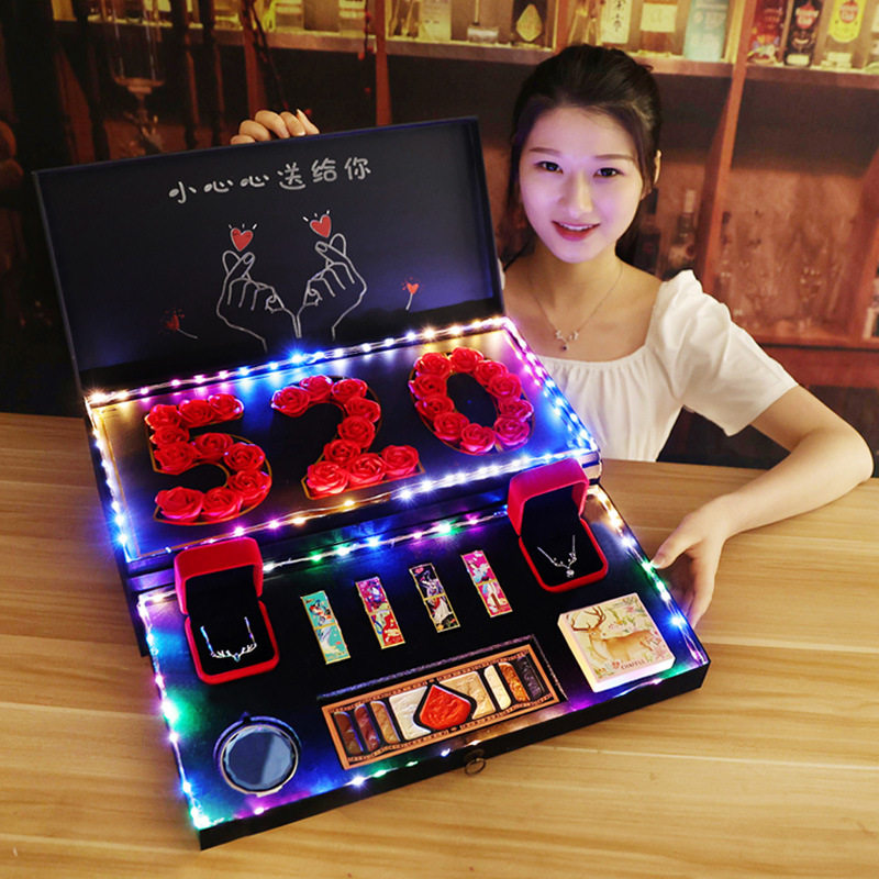 38妇女节礼物天使之翼送女朋友闺蜜老G婆女员工实用女神节创意礼