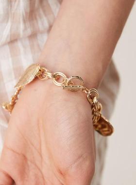 ASOS DESIGN 女士 手链 设计链条混合吊饰色调手链(金色)