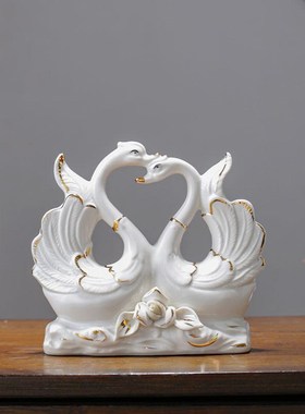 恩爱情侣天鹅陶瓷摆件客厅电视柜酒柜卧室床头柜书柜朋友结婚礼物