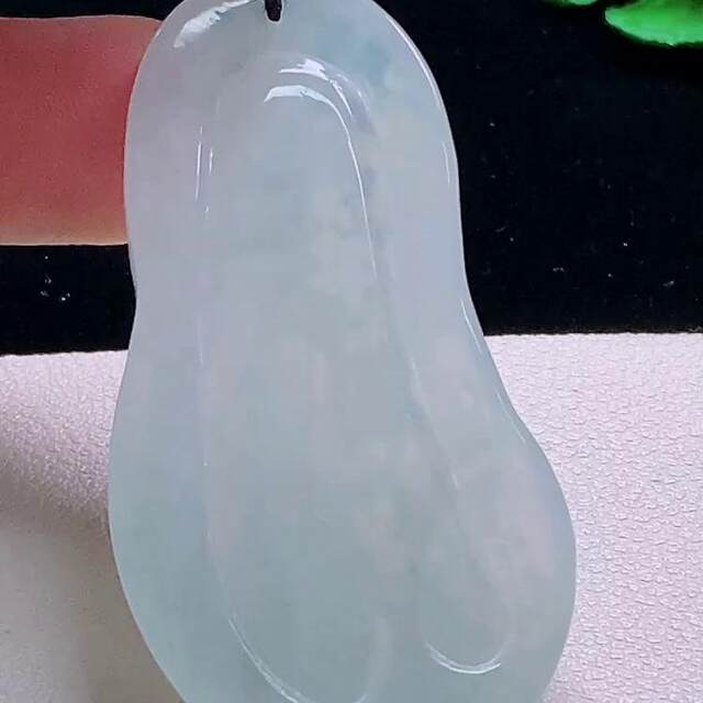 Myanmar jadeite pendant natural jade A goods ice type