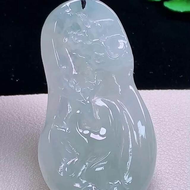 Myanmar jadeite pendant natural jade A goods ice type