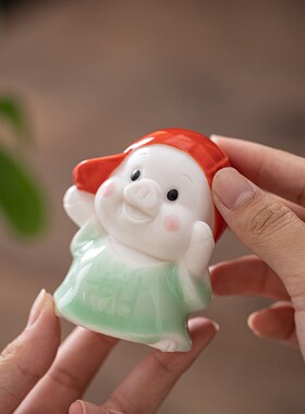 创意陶瓷可爱小猪摆件精品现代家居玄关桌面装饰品婚庆情人节礼物