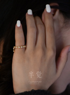 半觉新年快乐独家设计款莫桑钻超闪小滴溜防小人聚财小精致尾戒