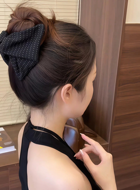 赫本风波点三角发夹抓夹女高级感