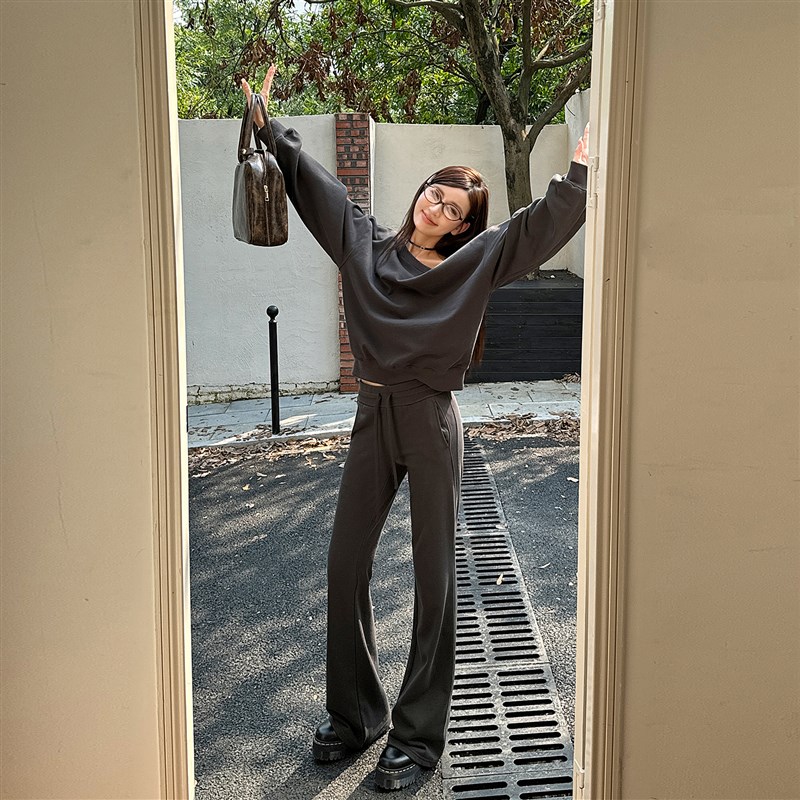 浅布调高个子加长裤斜肩卫衣休闲套装女早秋长袖一字肩上衣喇叭裤 - 图2