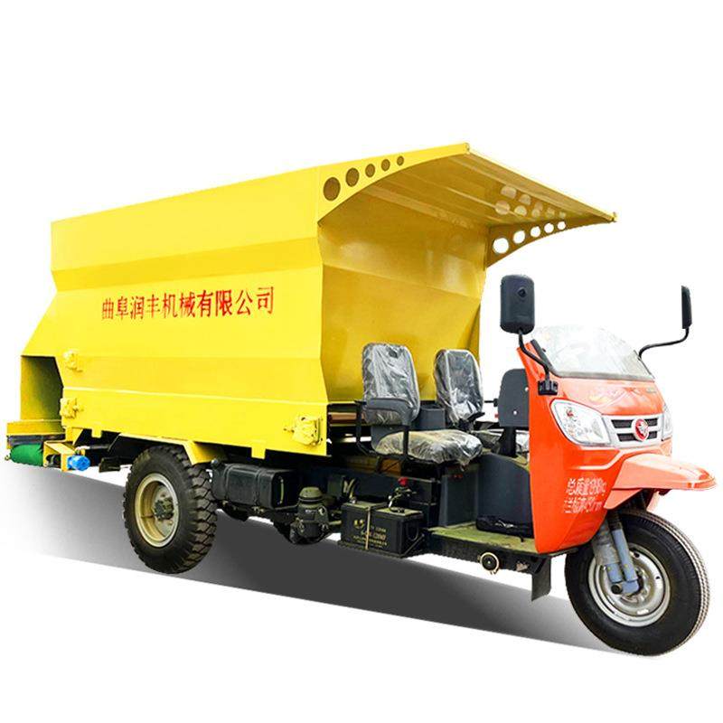 省时省力自走式撒料车柴油动力强劲投食机双侧出料干净均匀喂牛机,淘宝优惠券,粉丝福利购,淘宝优惠卷