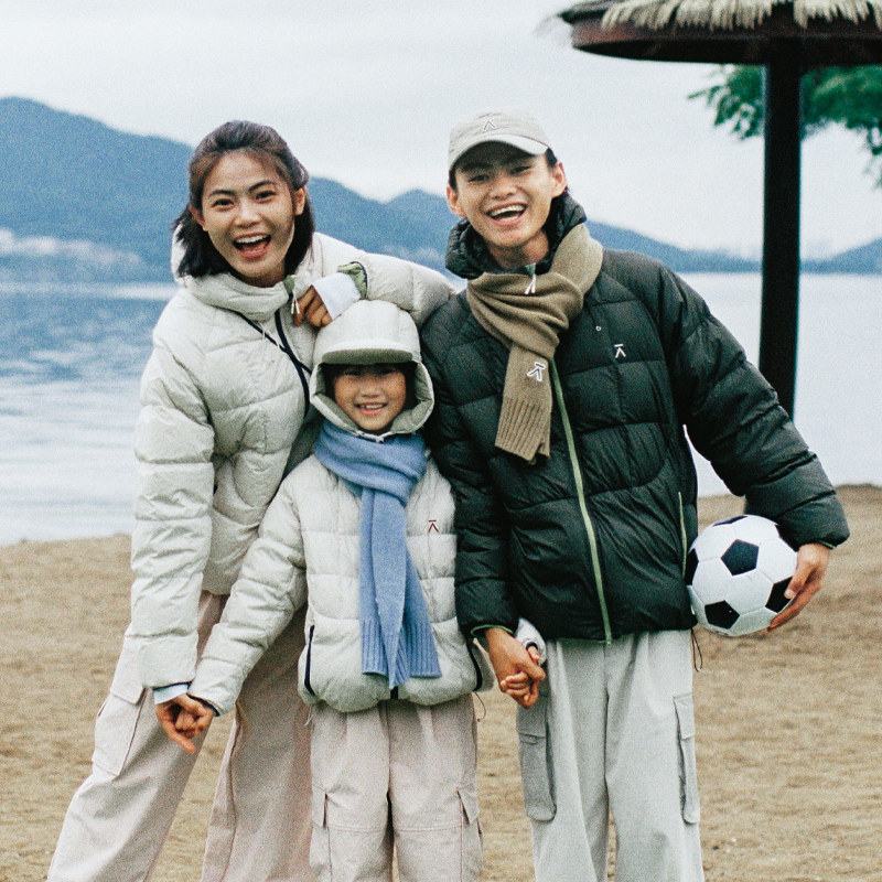 ACMEITEM 爱棵米 户外亲子零压连帽羽绒服防泼水自收纳外套男女